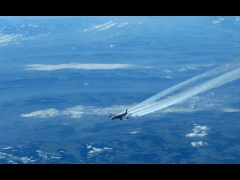 Airbus A340 – Contrails