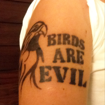 Tatuagem – Birds Are EVIL