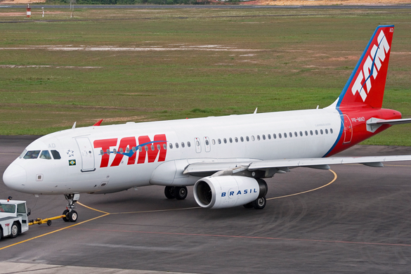 PR MAD Tam Canal Piloto Tam planeja demitir tripulantes após Fevereiro de 2013