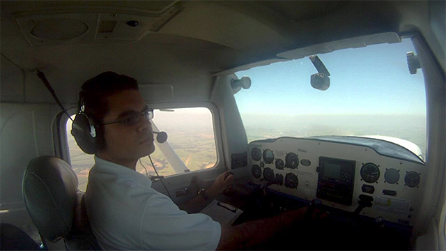 Duvida – Piloto de avião pode usar óculos?
