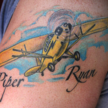 Tattoos In Flight: Indicado para os amantes de tatuagens de aviação
